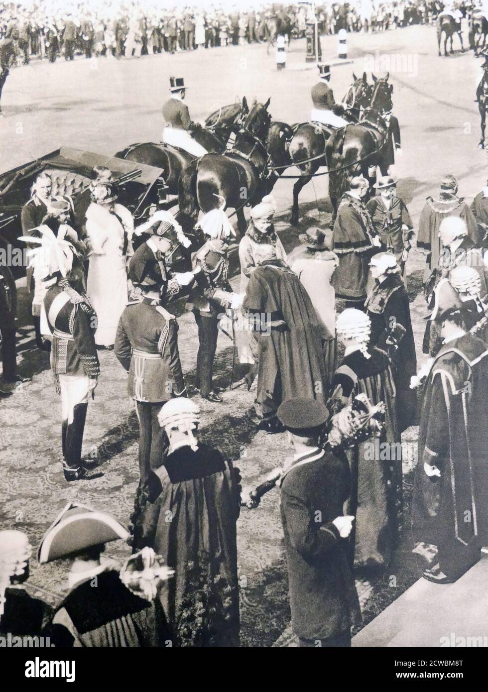 Foto en blanco y negro del Rey Jorge V de Gran Bretaña (1865-1936; Rey desde 1910 hasta su muerte) y la Reina María (1867-1953) en Londres para las celebraciones del Jubileo del Rey. Foto de stock