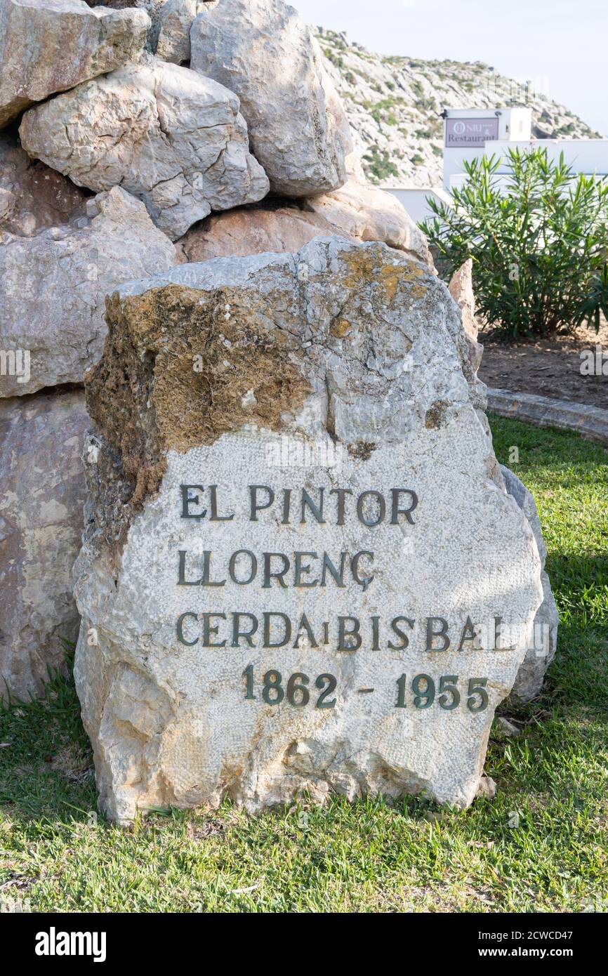 Monumento estatua del pintor Lorenzo Cerdá Bisbal en Cala San Vicente Pollenca Mallorca Islas baleares España Foto de stock