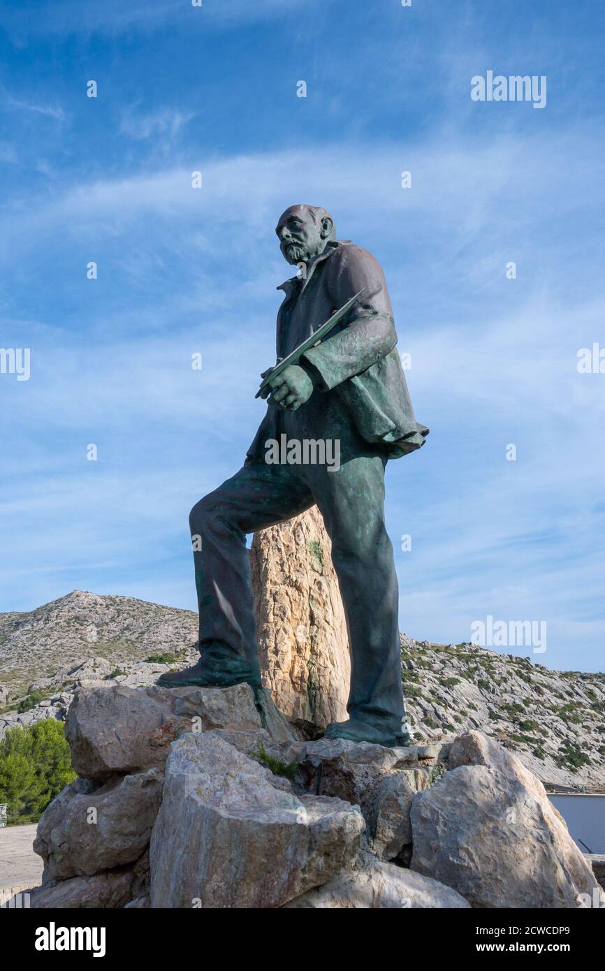 Monumento estatua del pintor Lorenzo Cerdá Bisbal en Cala San Vicente Pollenca Mallorca Islas baleares España Foto de stock
