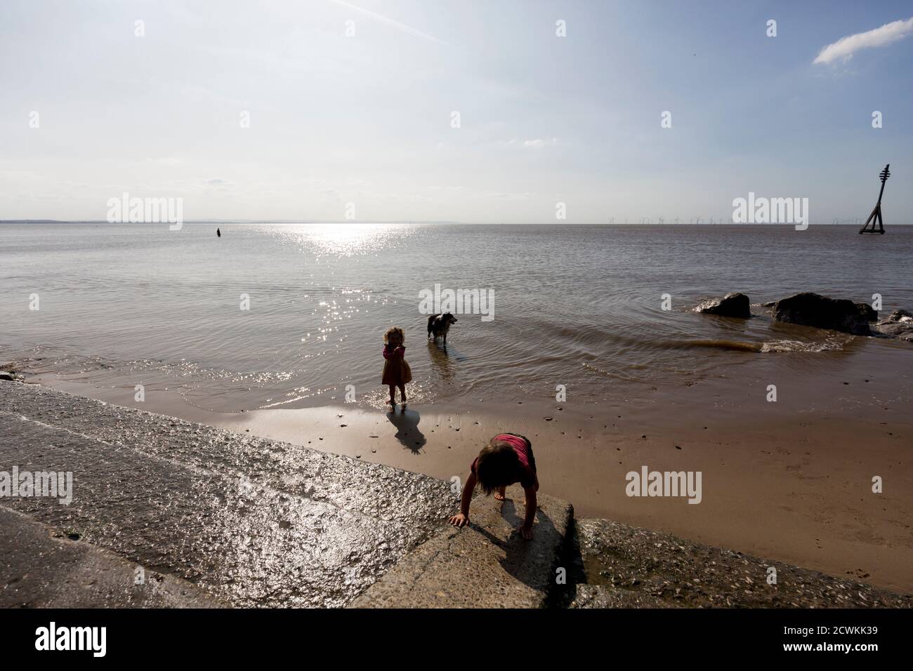 Crosby Beach, parte de la costa de Merseyside al norte de Liverpool en el distrito metropolitano de Sefton, Inglaterra. Foto de stock
