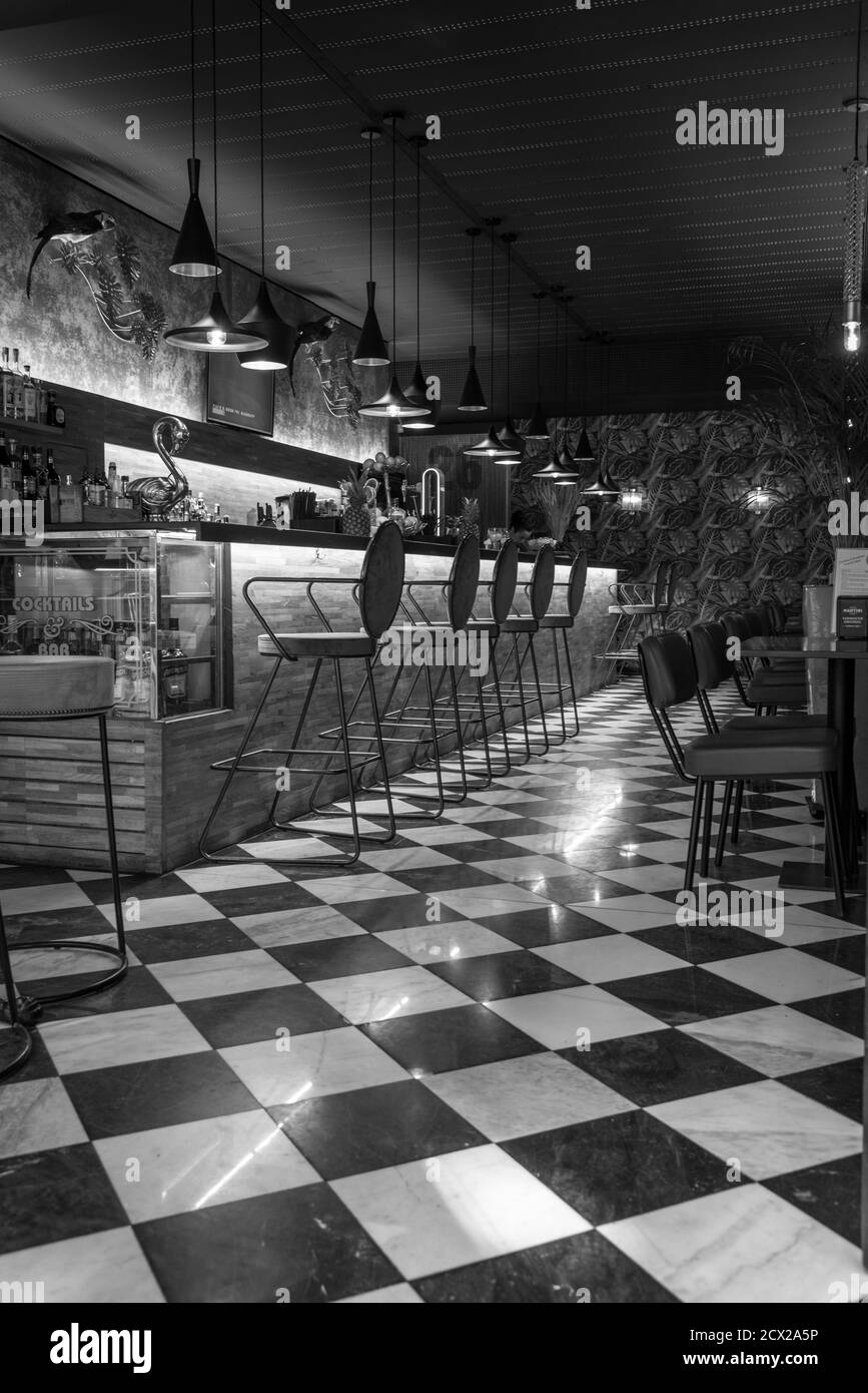 Diseño de interiores de bar Imágenes de stock en blanco y negro - Alamy