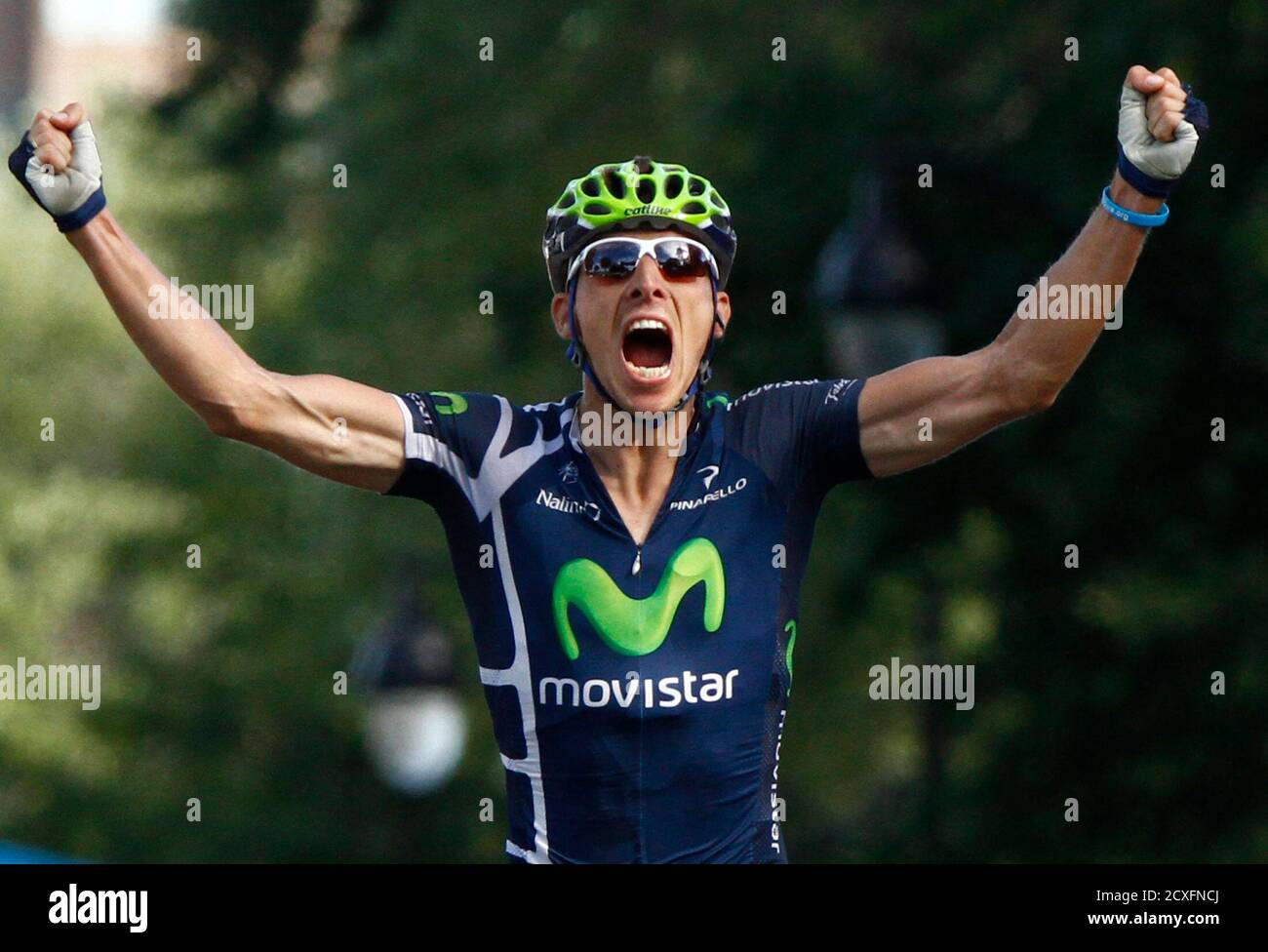 Movistar team rider Rui Faria da Costa of Portugal celebrates after winning  the Grand Prix de Montreal ProTour cycling race in Montreal September 11,  2011. REUTERS/Olivier Jean (CANADA - Tags: SPORT CYCLING
