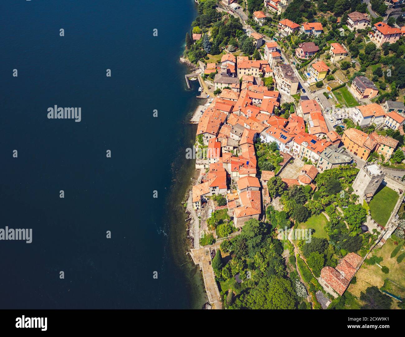 Santa Maria Rezzonico - Lago como (IT) - Vista aérea Foto de stock