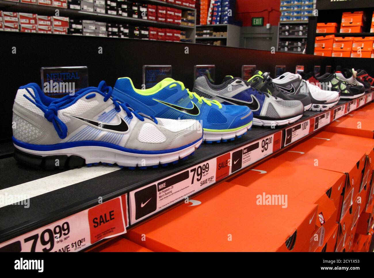 Nike running shoes are shown on display and for sale at a store in Encinitas, California March 20, 2012. REUTERS/ Mike (UNITED STATES Fotografía de stock - Alamy