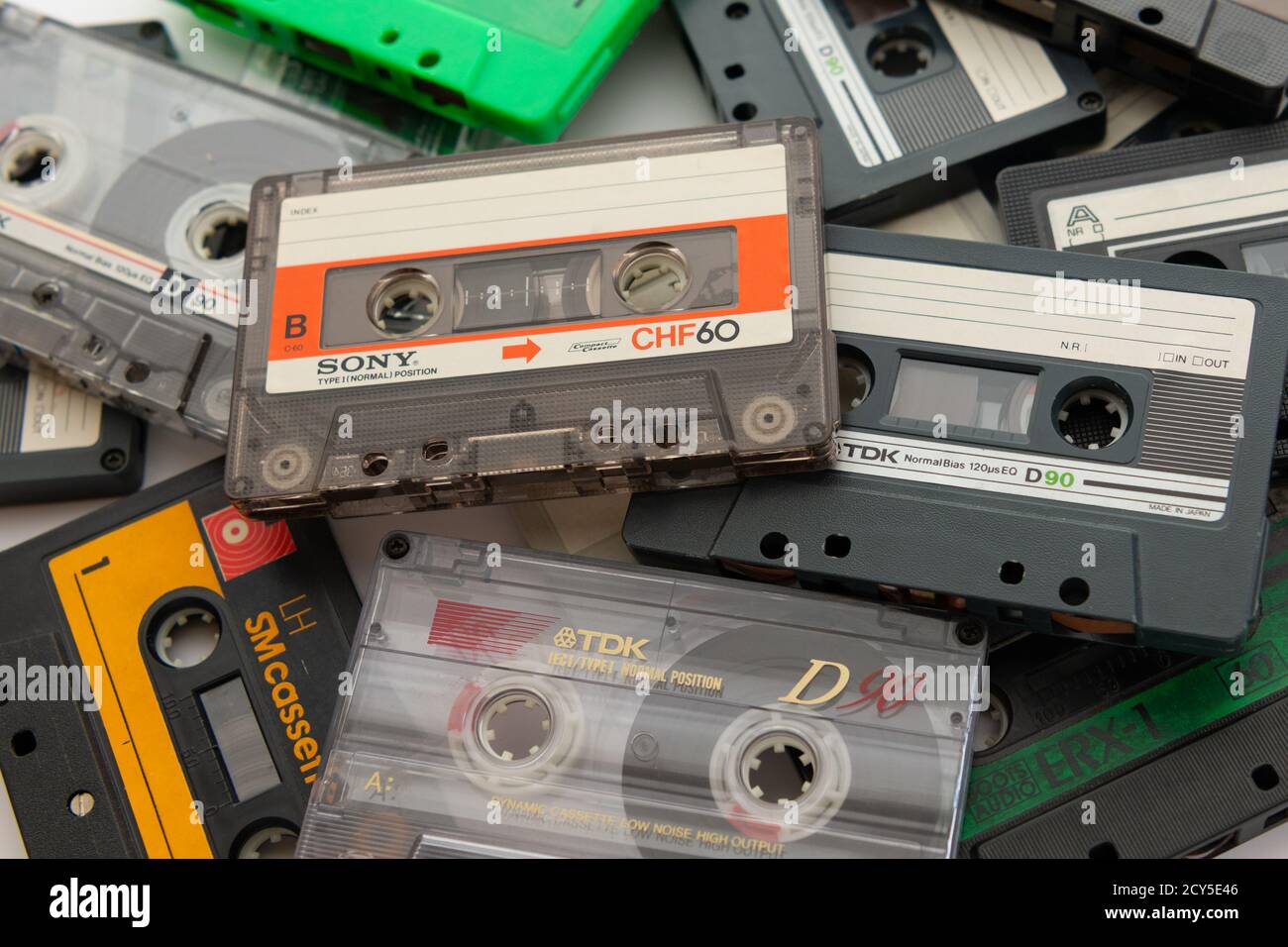 Viejas cintas de cassette fotografías e imágenes de alta