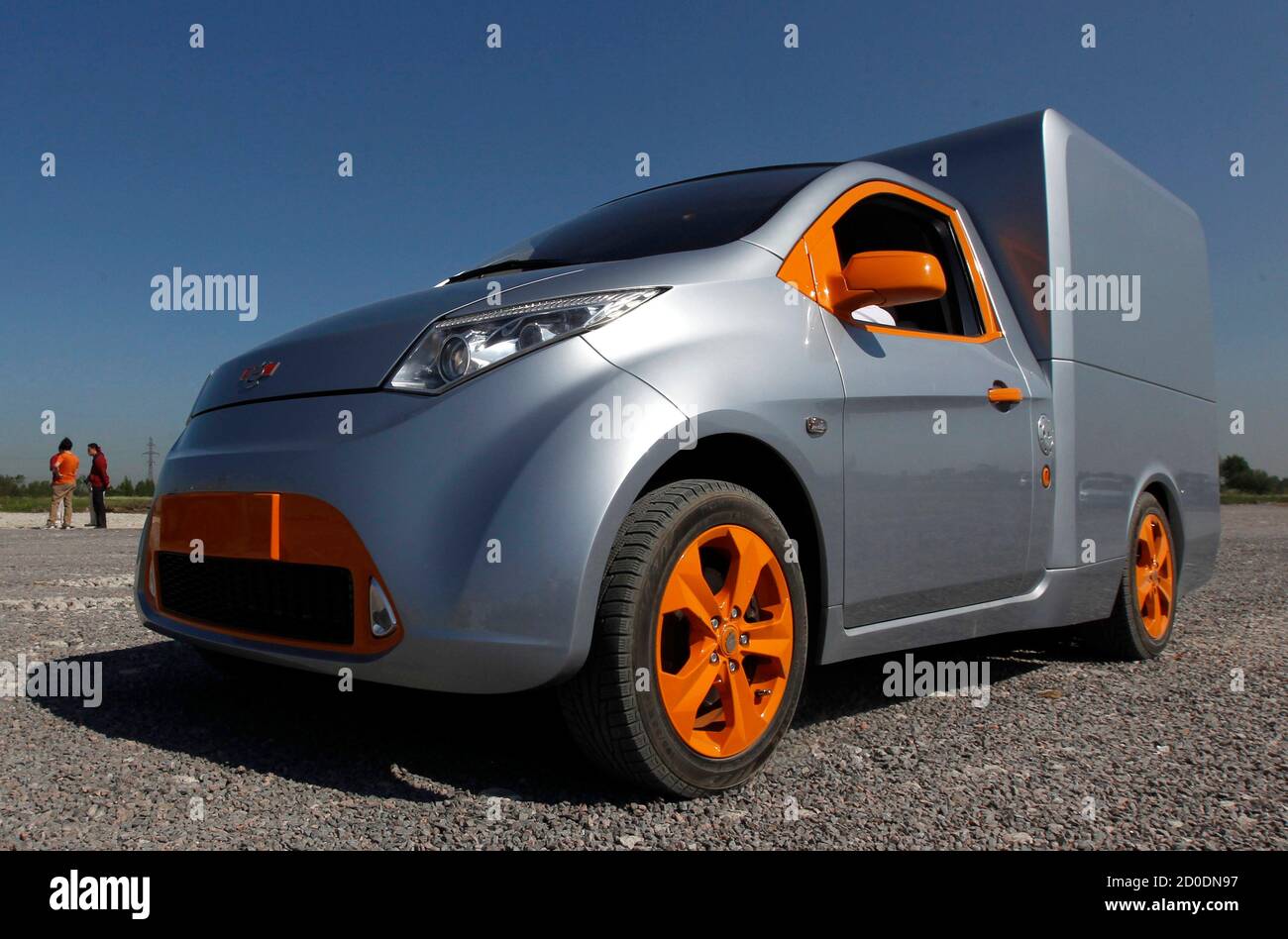 A Furgon automobile is displayed during a ceremony to start the construction of the plant to produce Russian new car brand "e" automobiles, designed by Onexim Group company, owned by billionaire Mikhail Prokhorov, outside St. Petersburg June 8, 2011. Russian new car brand "e" ("e with two dots above" is the seventh letter in Russian alphabet) automobiles will become the world's cheapest hybrids, priced at $10,000, according to the company's representatives. REUTERS/Alexander Demianchuk (RUSSIA - Tags: BUSINESS TRANSPORT) Foto de stock