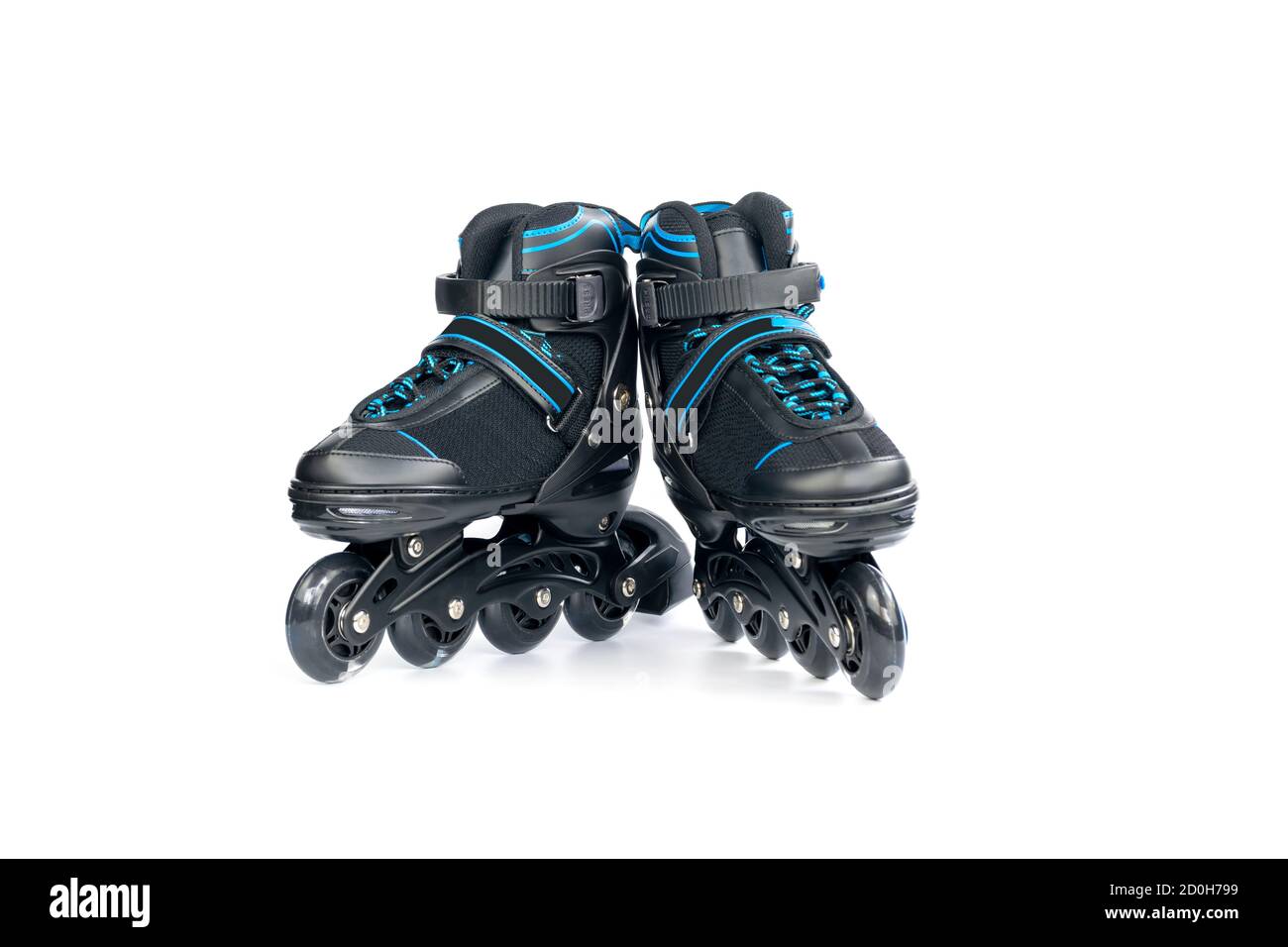Un par de nuevos patines en línea para niños aislados sobre fondo blanco  Fotografía de stock - Alamy