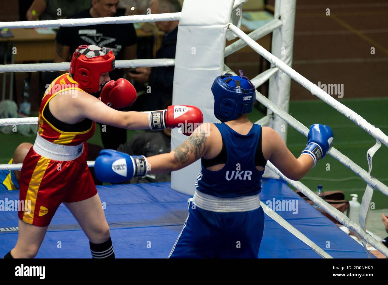 Female boxing knockout punch fotografías e imágenes de alta resolución -  Página 10 - Alamy