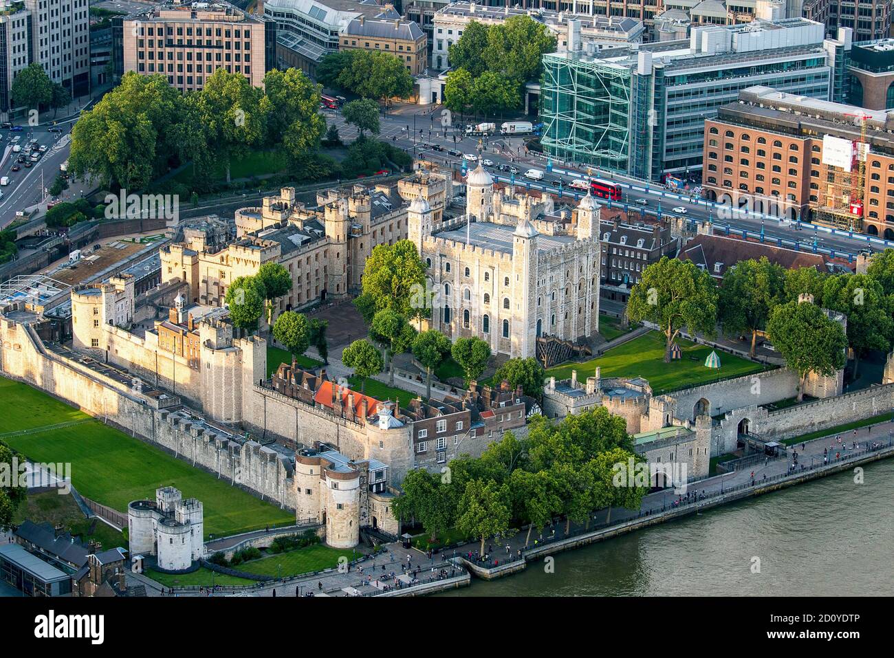 Una vista elevada de la Torre de Londres, Londres, Inglaterra Foto de stock