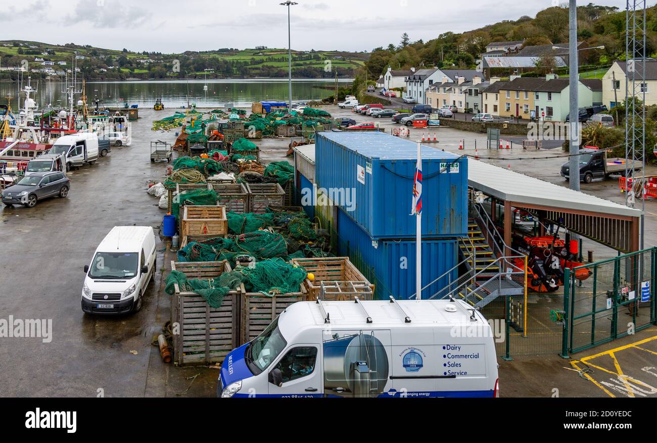 Industria pesquera irlandesa Keelbeg Pier Union Hall West Cork Irlanda Foto de stock