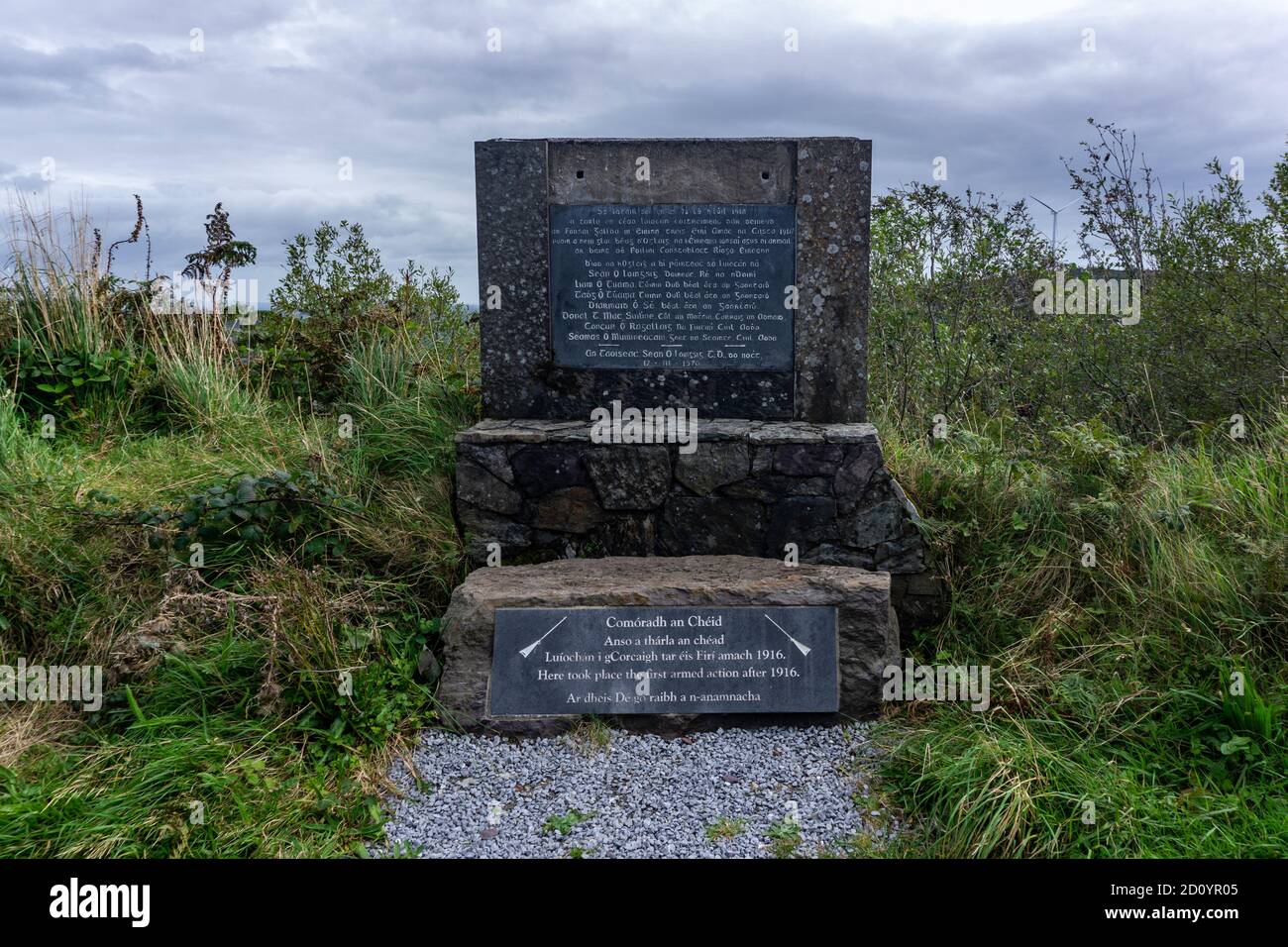 En Béal a’ Ghleanna en Cork, Irlanda, un monumento conmemorativo para conmemorar el primer conflicto armado que tuvo lugar después del levantamiento de 1916. Foto de stock