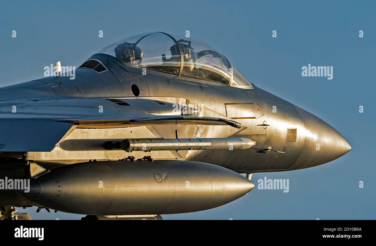 F-15E Águila de huelga forma 492o 'Hatters' escuadrón enfoque a. Aterrice en RAF Lakenheath Foto de stock
