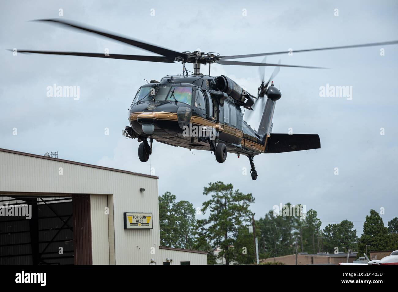 Las tripulaciones de las operaciones aéreas y marinas de CBP llegan a Luisiana el 26 de agosto de 2020, antes de que el huracán Laura llegue a tierra. Las tripulaciones están en fase de preparación para posibles operaciones de búsqueda y rescate. Foto de stock
