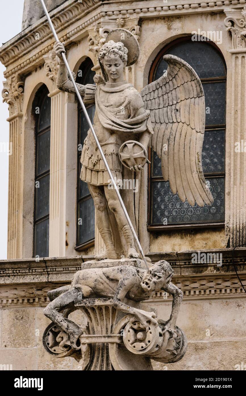 arcángel Gabriel, catedral de Santiago, Patrimonio Mundial de la  UNESCO,Sibenik, costa dalmata, Croacia, europa Fotografía de stock - Alamy