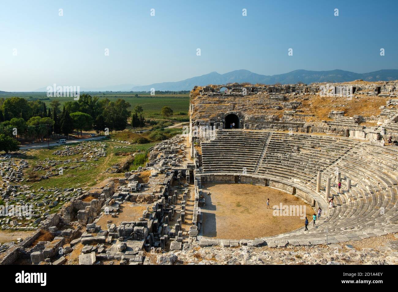 Ruinas del antiguo anfiteatro griego en Miletus, Turquía Foto de stock