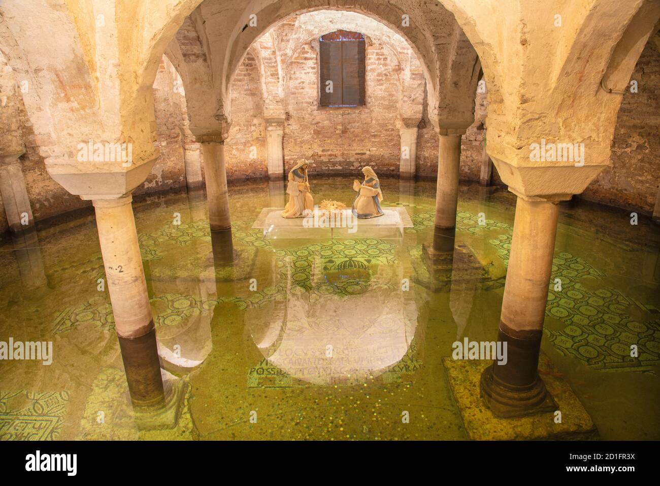 Cripta medieval fotografías e imágenes de alta resolución - Alamy Cripta medieval fotografías e imágenes de alta resolución - Alamy