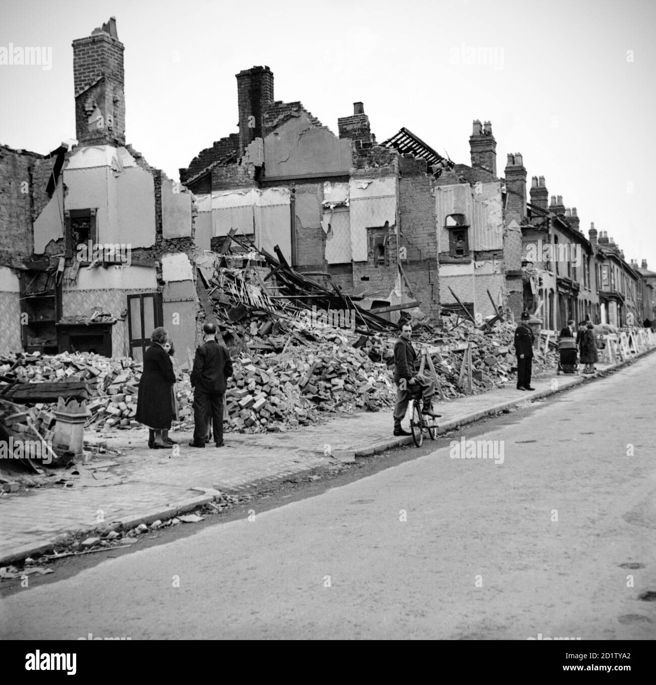 HIGHGATE ROAD, Sparkbrook, Birmingham, West Midlands. Daño a la bomba fotografiado por James Nelson, 29 de julio de 1942. Foto de stock