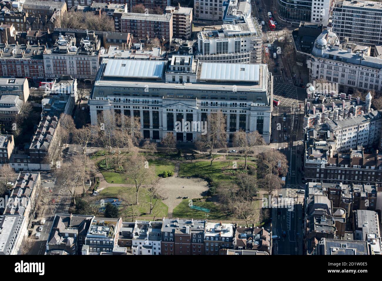 Bloomsbury Square Gardens, rediseñado por Humphry Repton c.180.6, Bloomsbury, Londres, 2018, Reino Unido. Vista aérea. Foto de stock