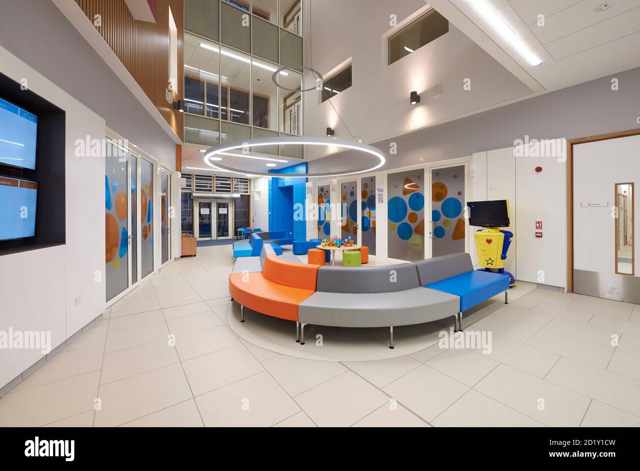 El colorido interior del nuevo hospital infantil de sheffield