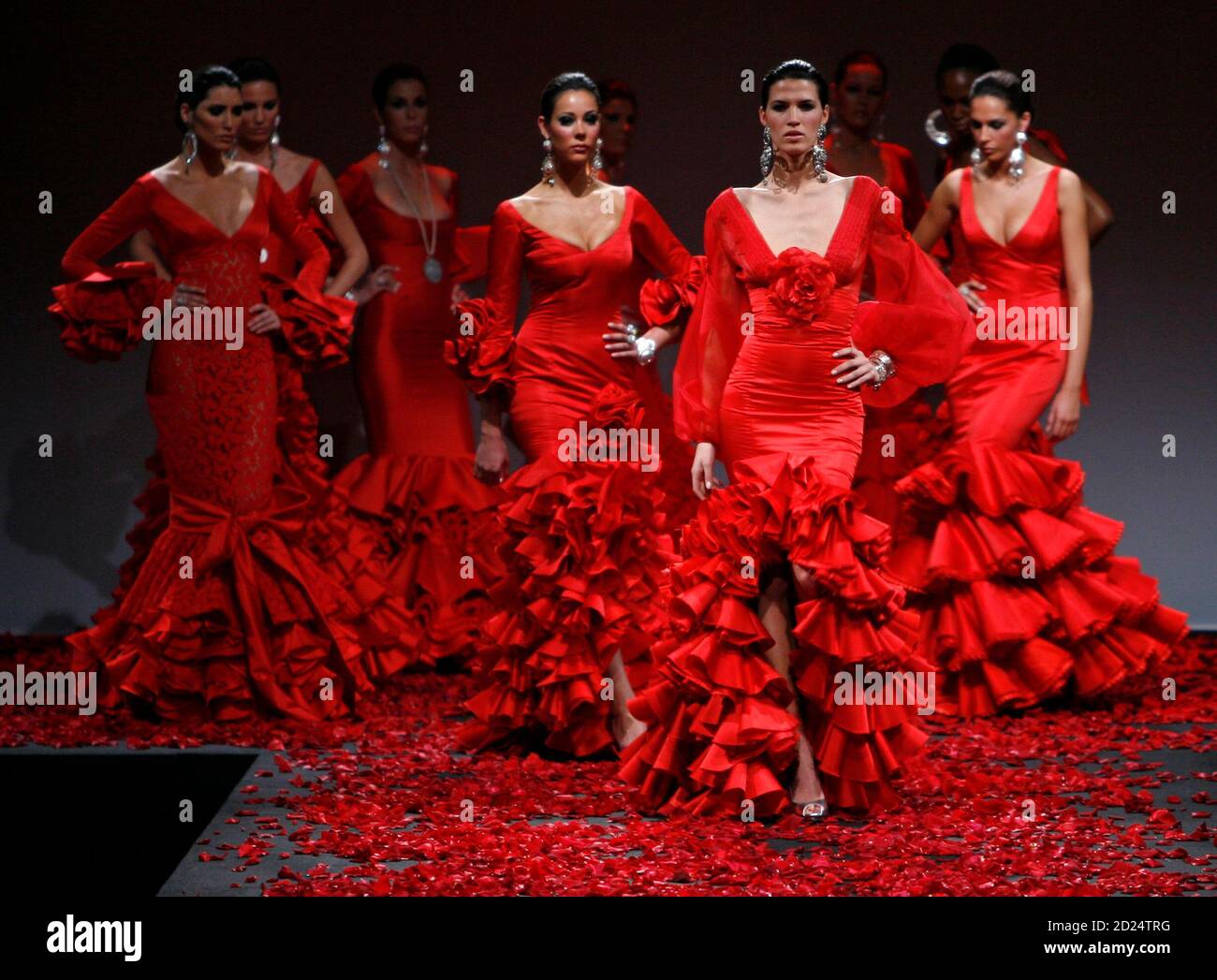 Models present from Vicky Martin Berrocal during the International Flamenco Fashion Show in Seville January 31, 2008. The show will run until February REUTERS/Marcelo del Pozo (SPAIN Fotografía de stock -