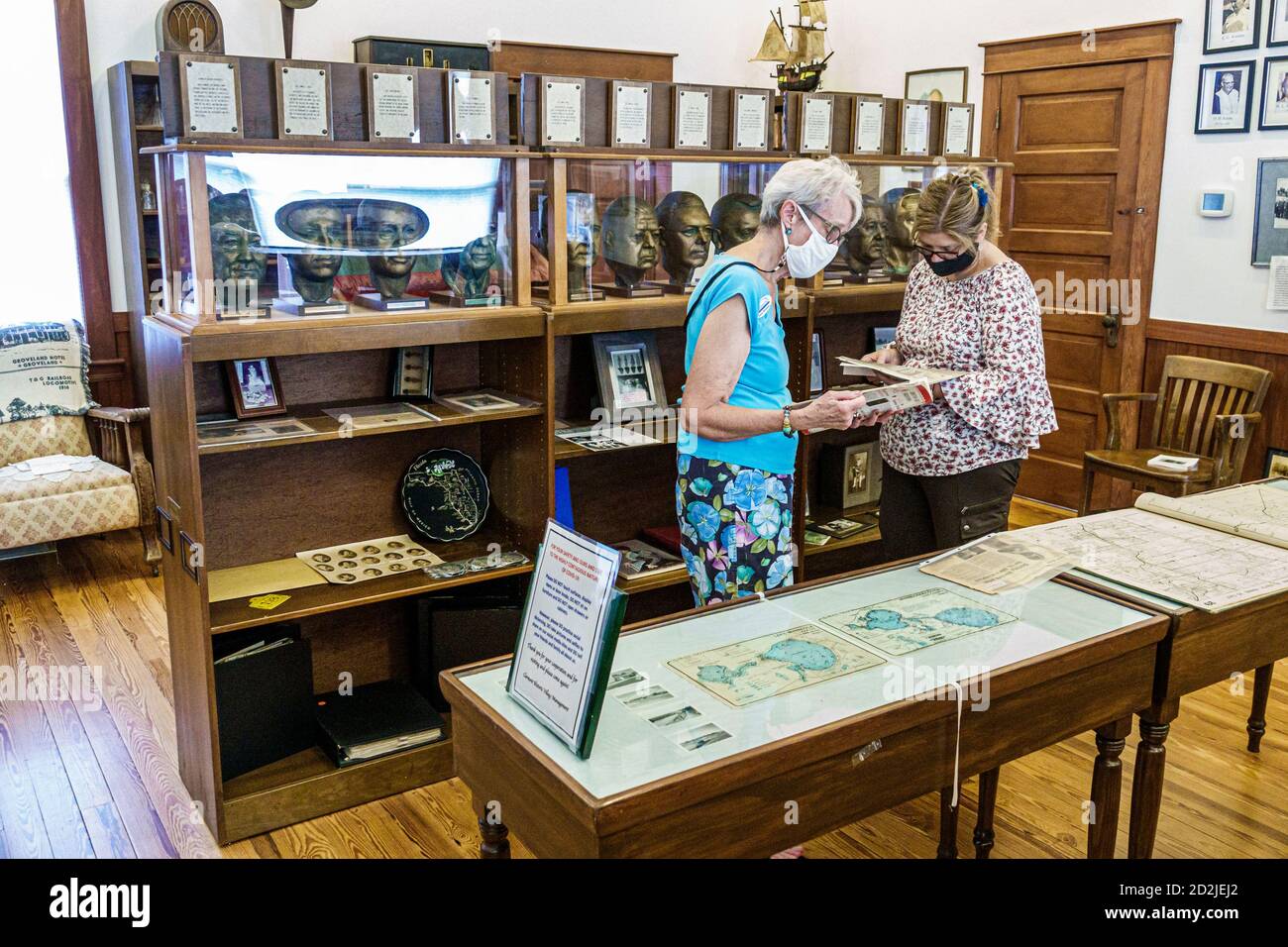 Clermont Florida, Museo del Pueblo Histórico, Cooper Memorial Library
