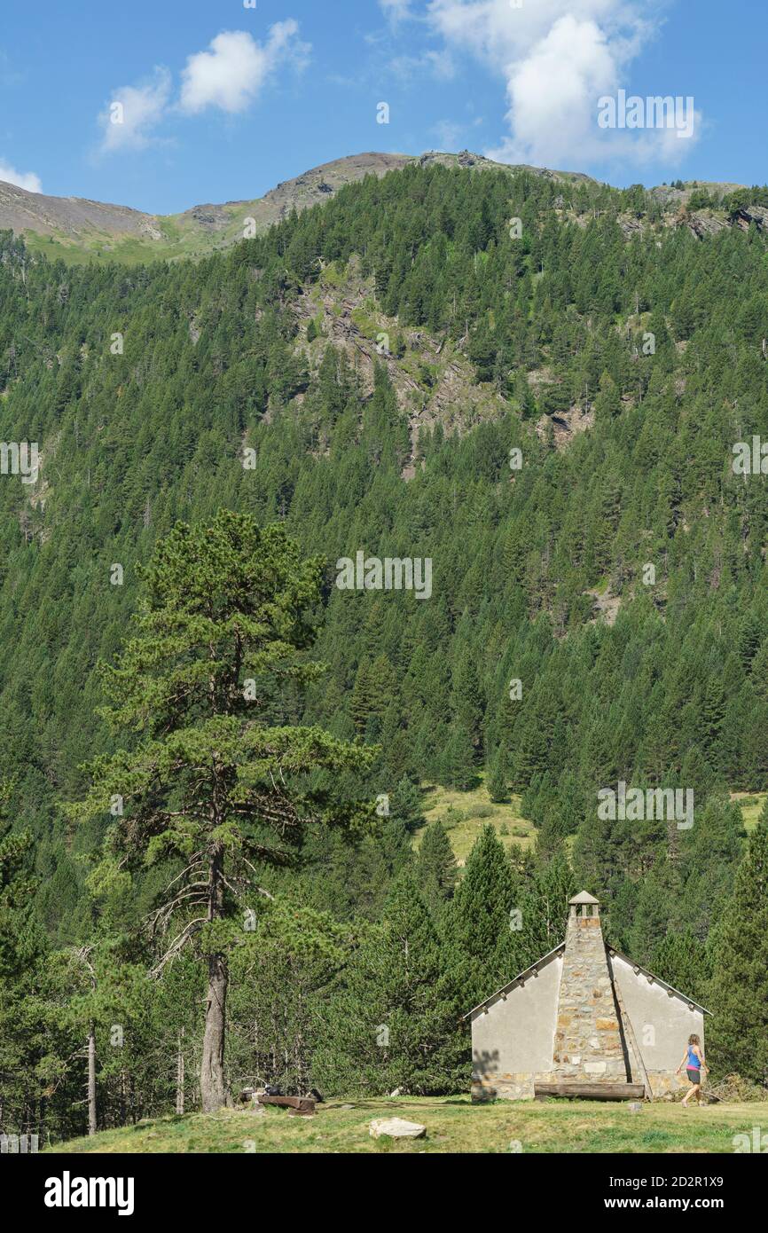 Refugio de Tabernés. Parque natural Posets-Maladeta, Huesca, cordillera de  los Pirineos, España Fotografía de stock - Alamy