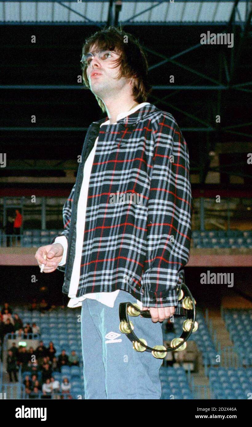 El Liam Gallagher de Oasis da la bienvenida a los aficionados cuando