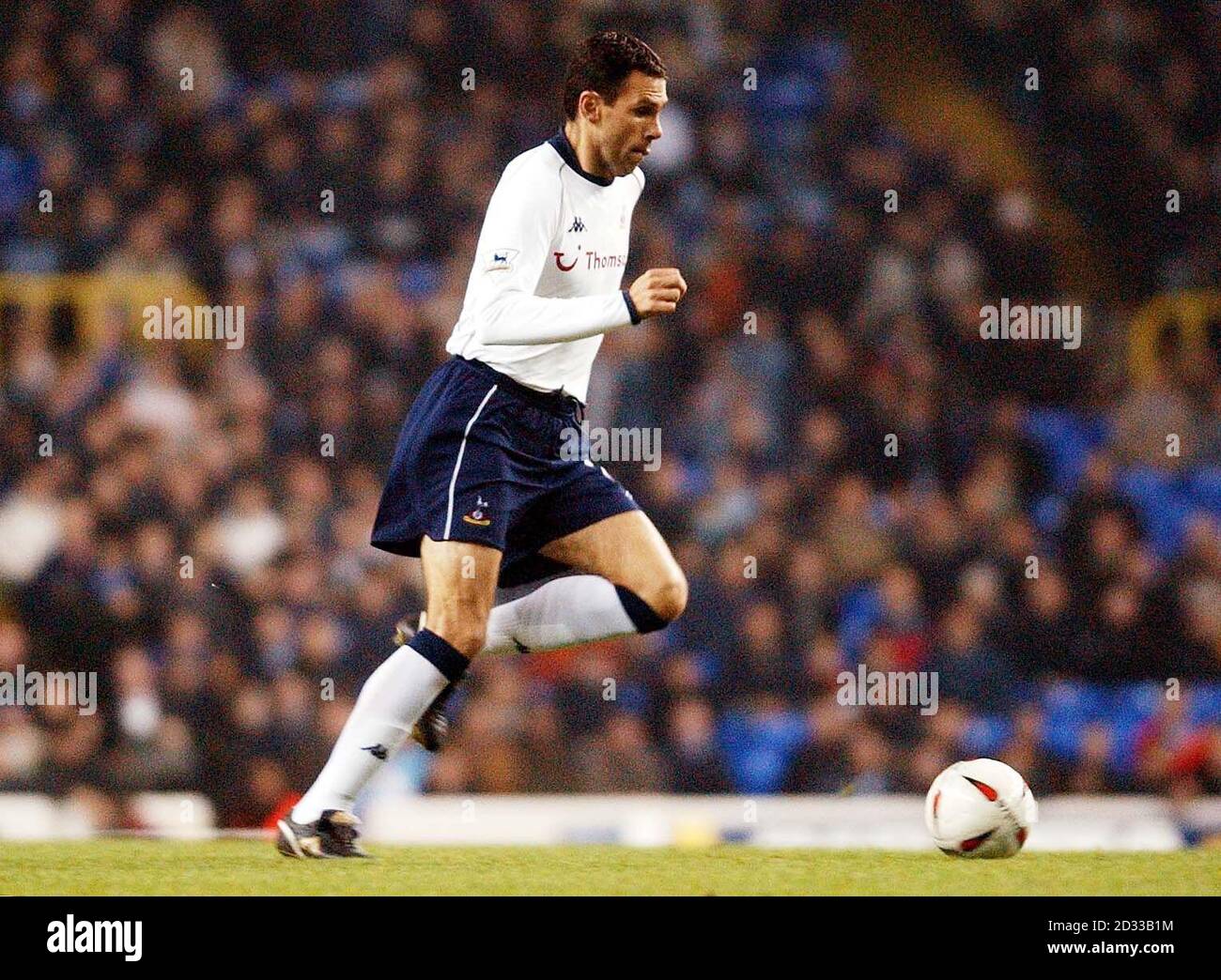 Tottenham Hotspurs Contra Manchester City El Jugador De Espurs Gustavo Poyet Fotografia De Stock Alamy