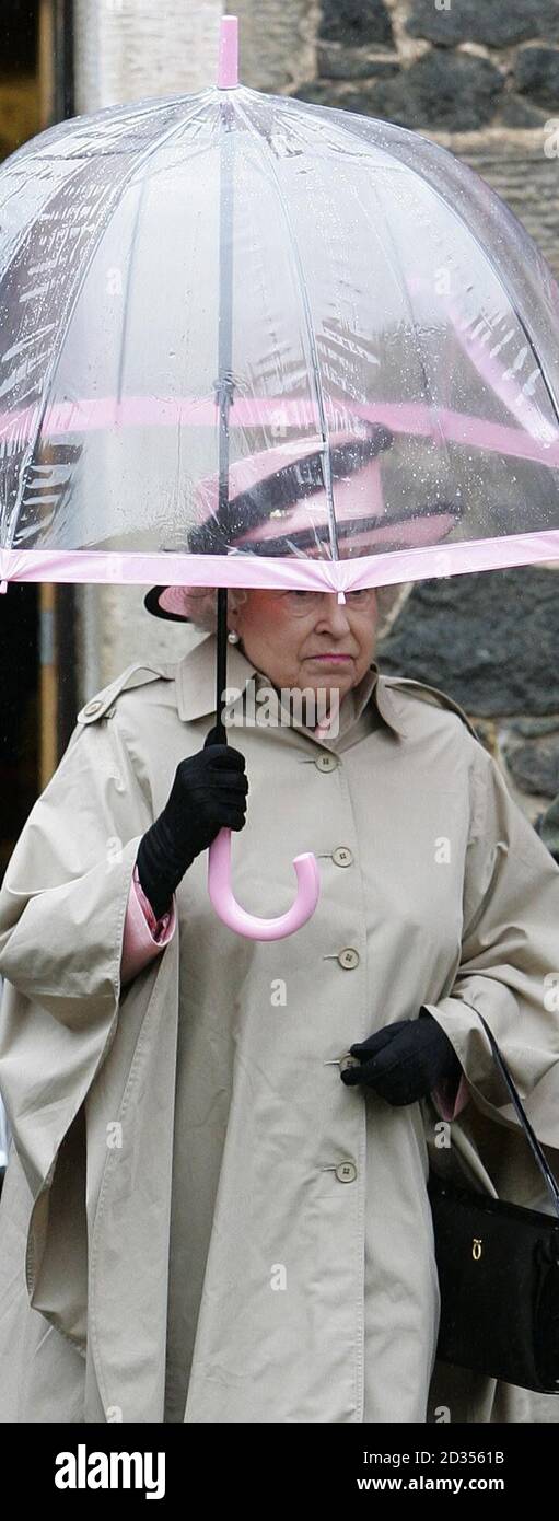 Lluvia a media altura fotografías e imágenes de alta resolución -