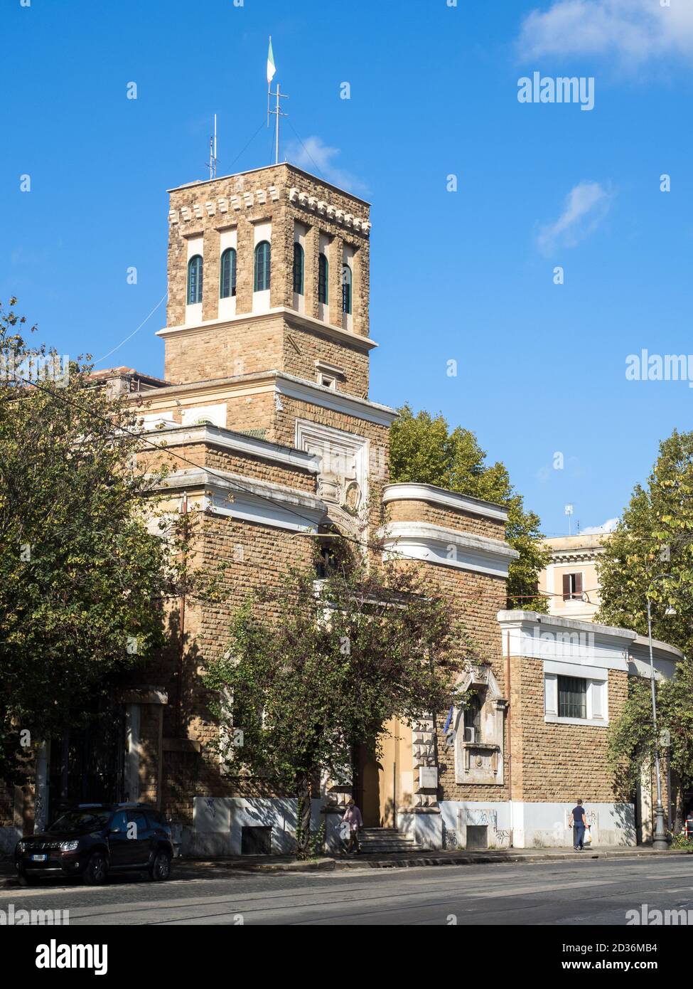 El antiguo edificio de la Brigada de Bomberos en Via Marmorata - Roma, Italia Foto de stock