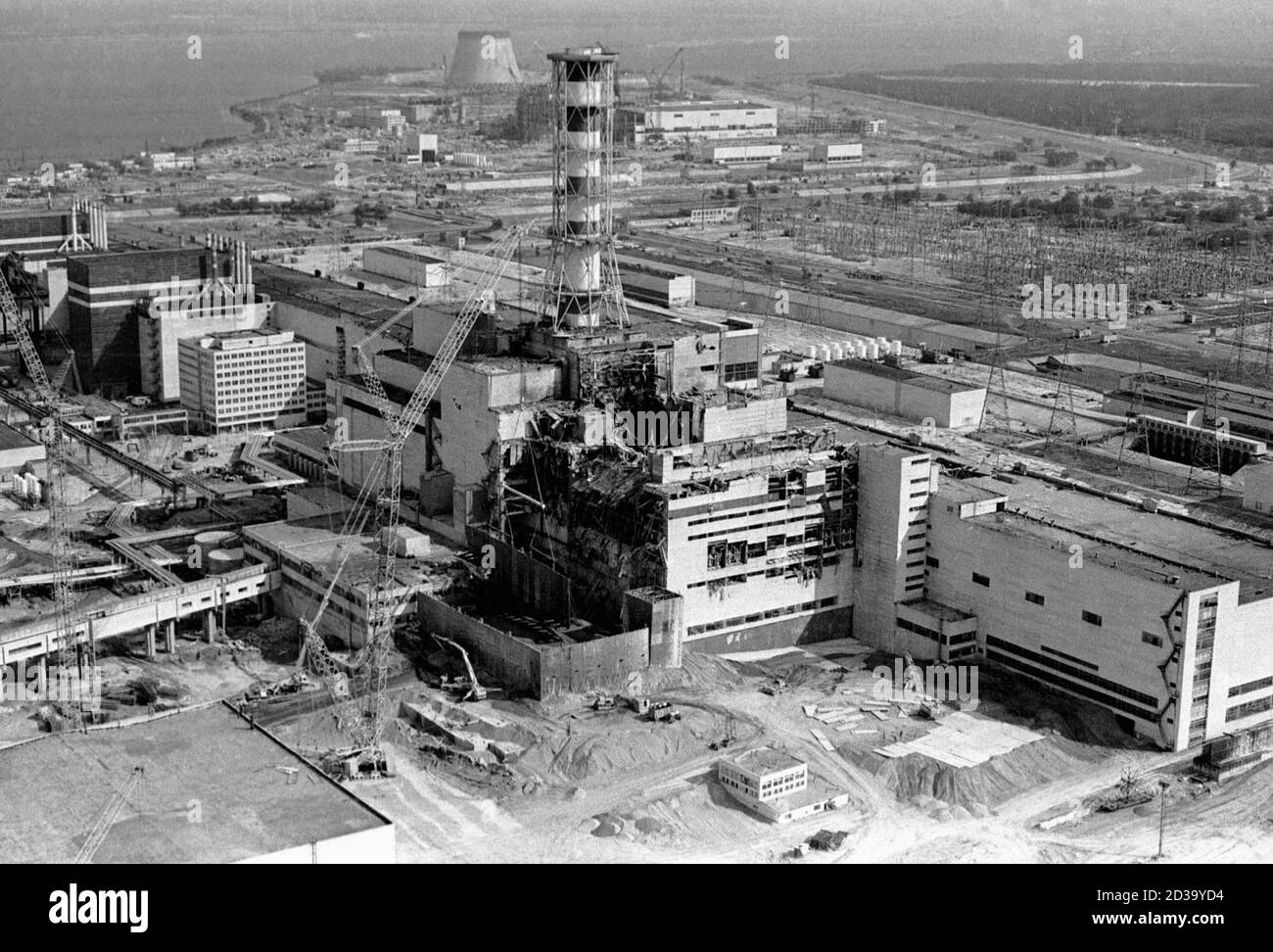 фото после чернобыльской аэс. атомная электростанция чернобыль до взрыва. катастрофа 1986г. чернобыльская аэс после взрыва. припять после взрыва чаэс.