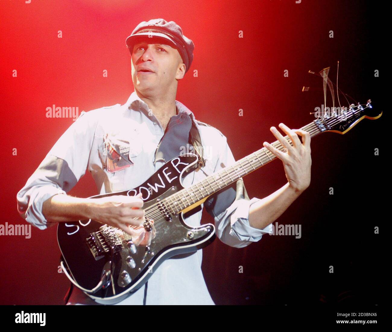 Tom Morello, guitarrista de Audioslave, actúa durante un espectáculo  vendido en el Joint Inside the Hard Rock Hotel \u0026 Casino en las Vegas,  Nevada, 15 de marzo de 2003. Audioslave, formado por