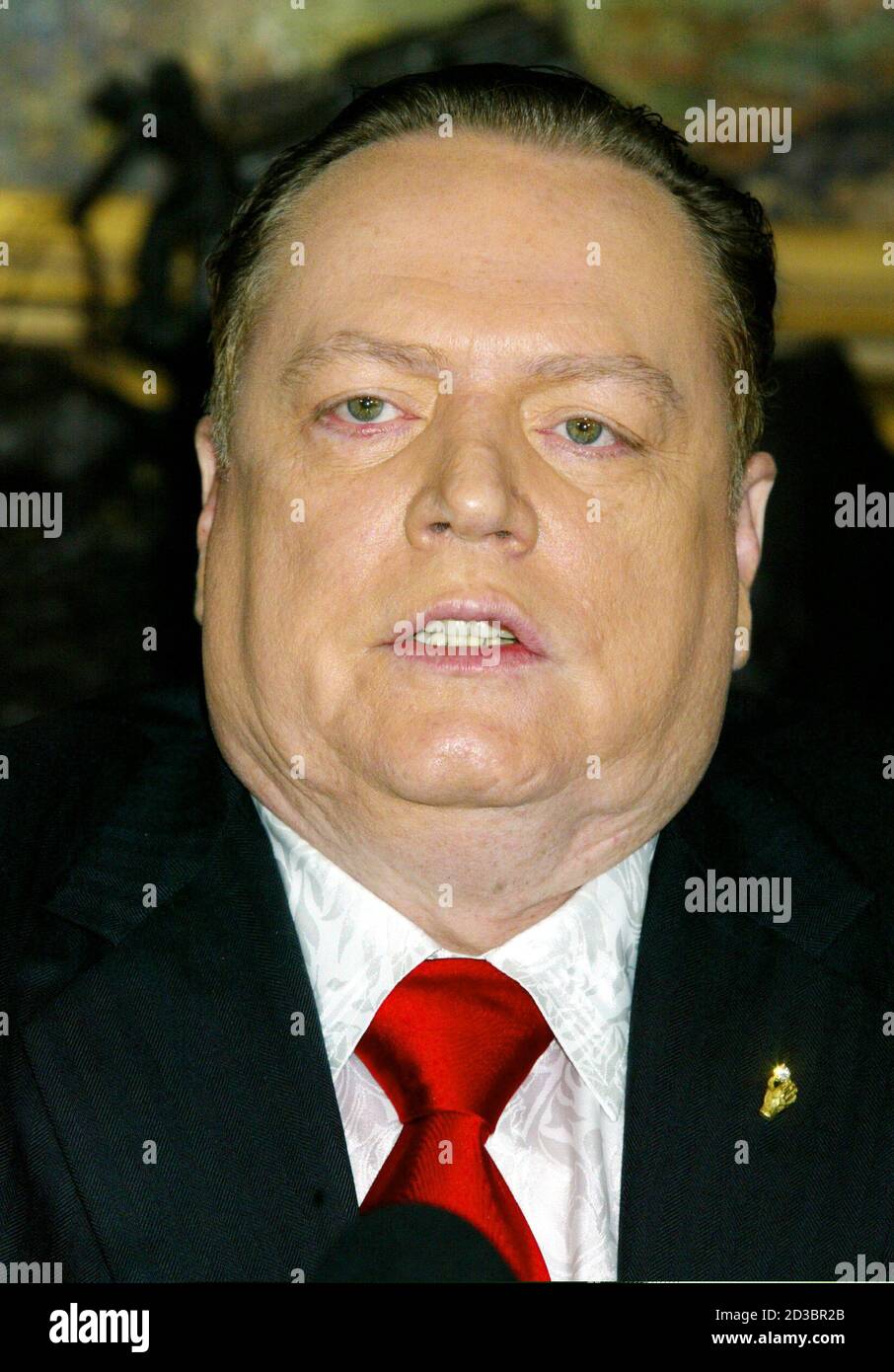 Larry Flynt, "Hustler" magazine publisher, announces that he will be a