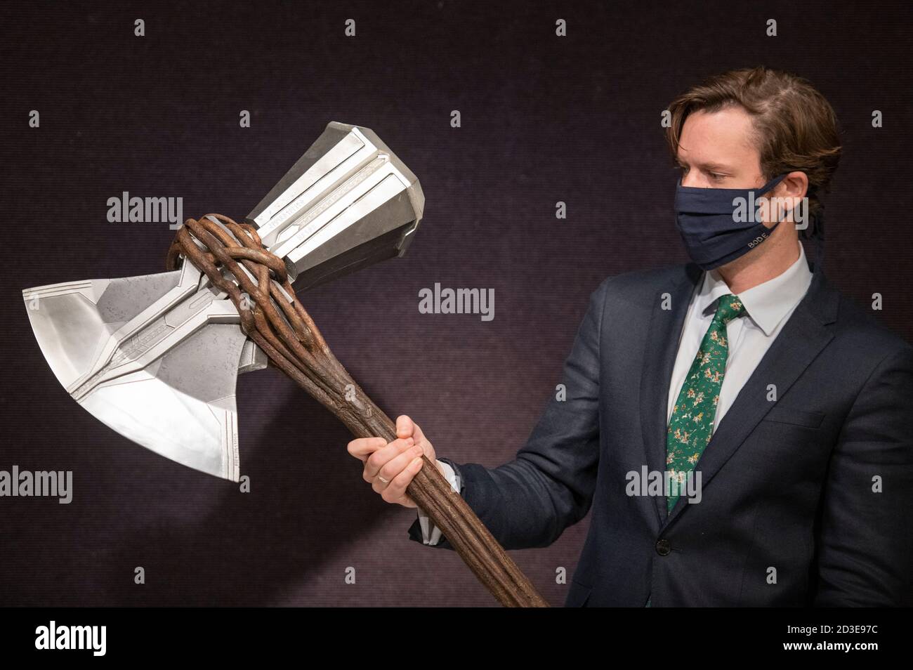 Thor stormbreaker fotografías e imágenes de alta resolución - Alamy