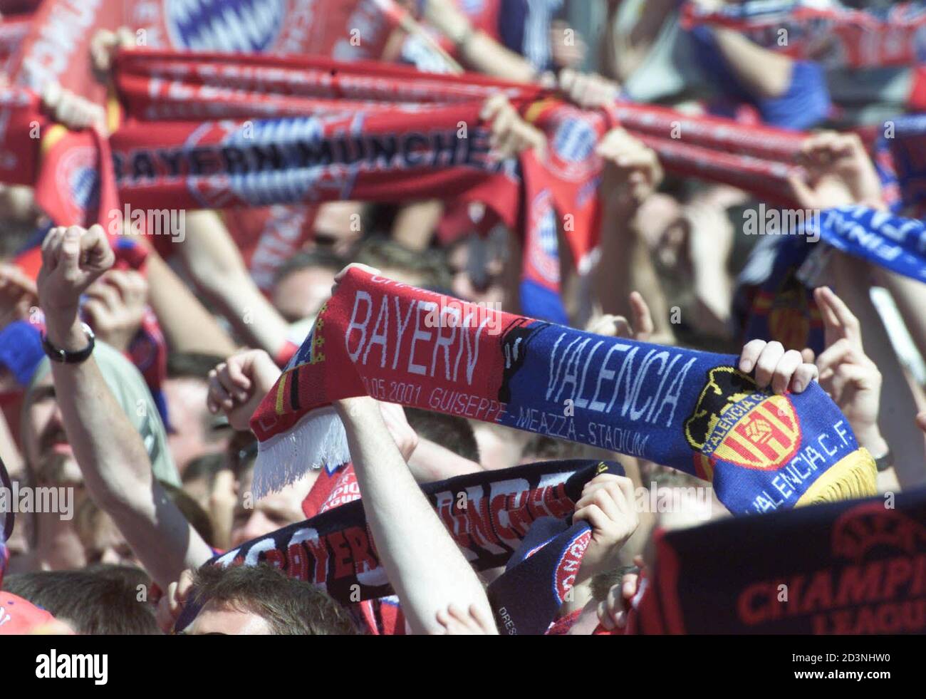 Bufanda de fútbol valencia fotografías e imágenes de Alamy