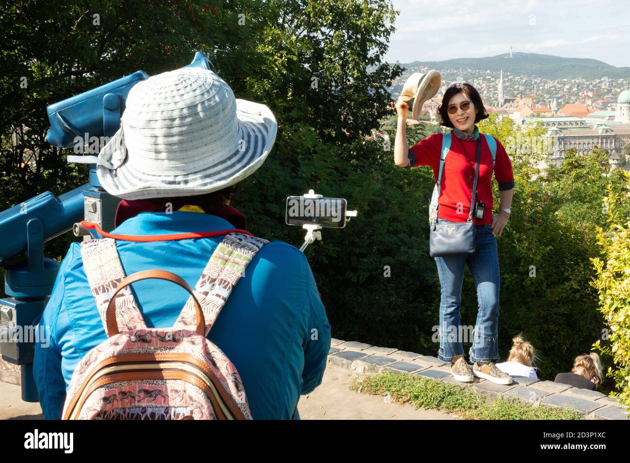 Turistas haciendo fotos en Budapest, Hungría Foto de stock