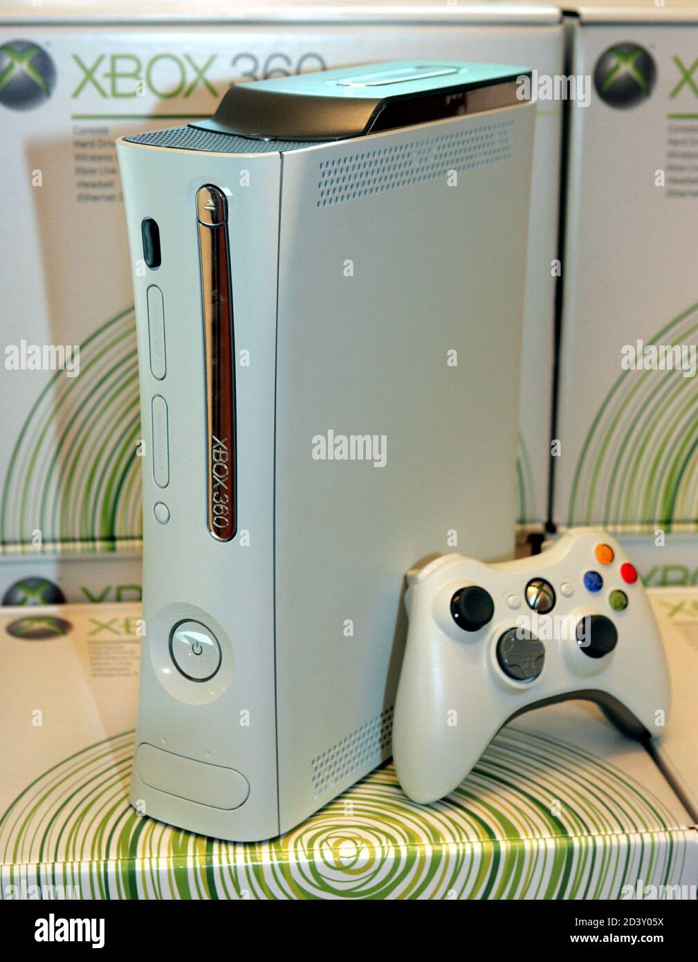 Microsoft Corp's new Xbox 360 game console is seen at Xbox Summit 2005 in  Tokyo July 25, 2005. Microsoft said on Monday that it would launch its Xbox  360 in Japan and [