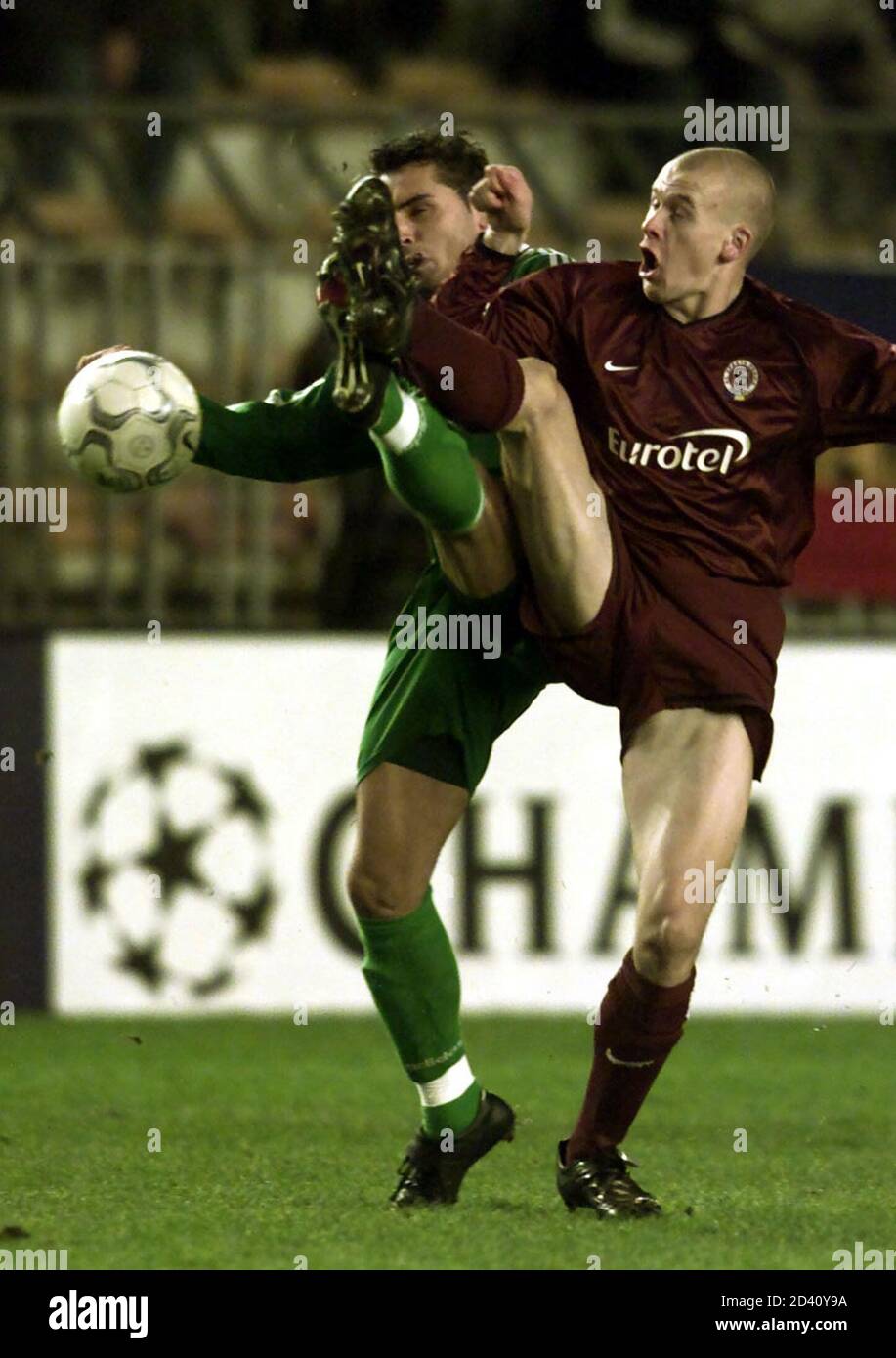 Selección griega de fútbol fotografías e imágenes de alta resolución - Alamy