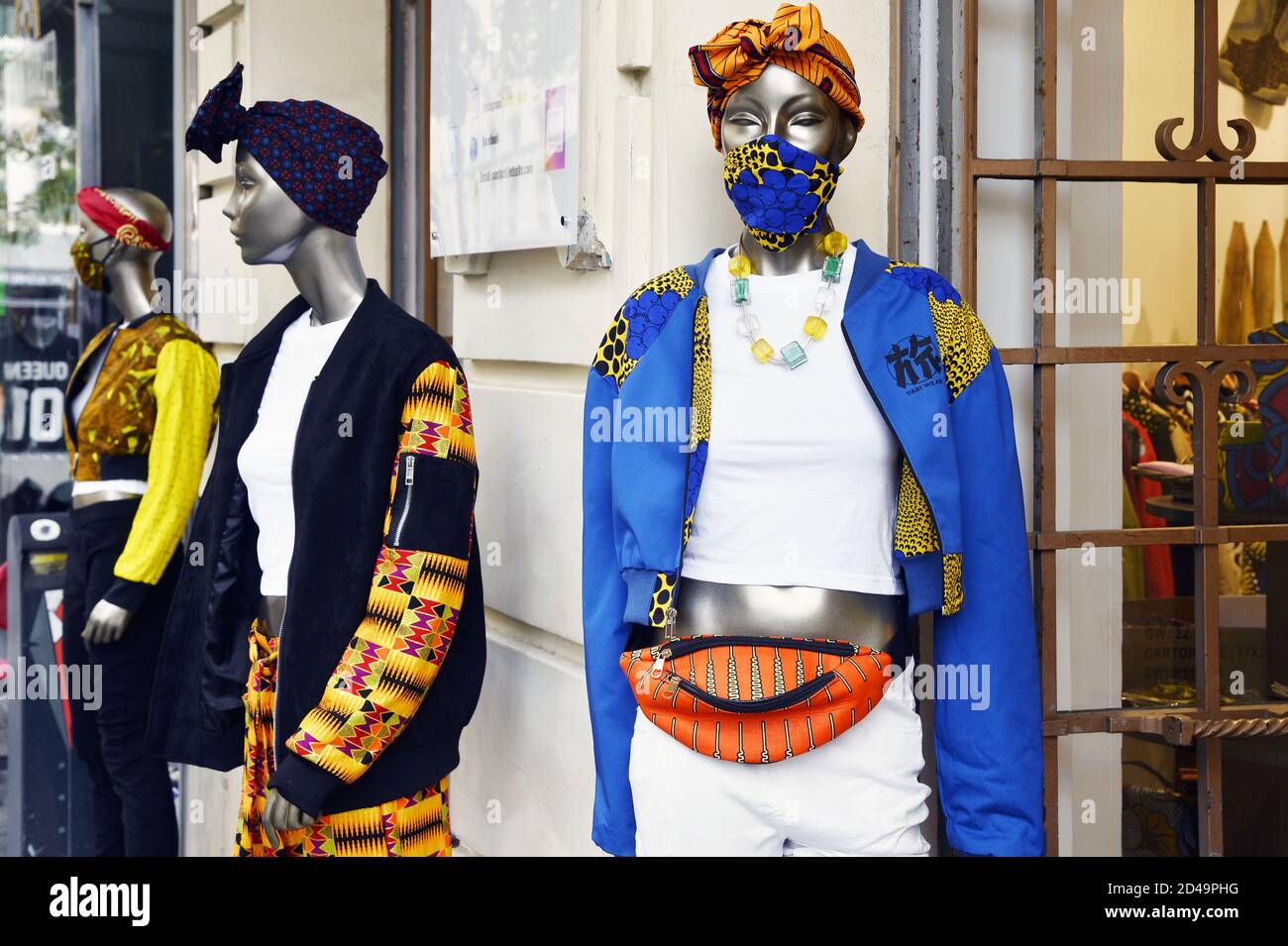 Tienda de ropa étnica - Les Halles - París - Francia Fotografía de stock -  Alamy