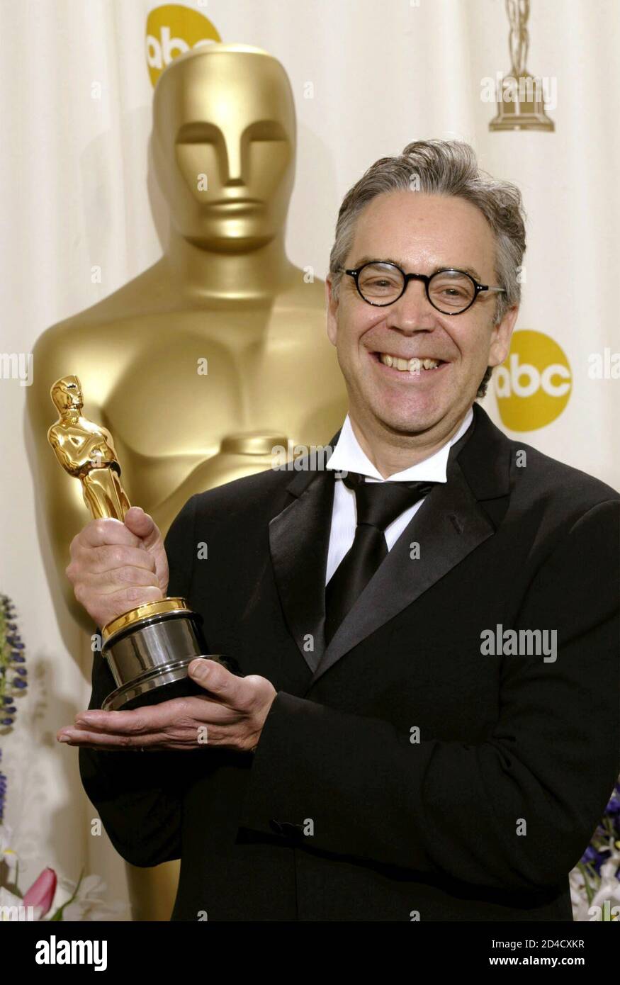 Howard Shore tiene su entre bastidores en 74º Premios de la Academia en Hollywood, 24 de marzo de 2002. Shore ganó por la puntuación original por sus esfuerzos '
