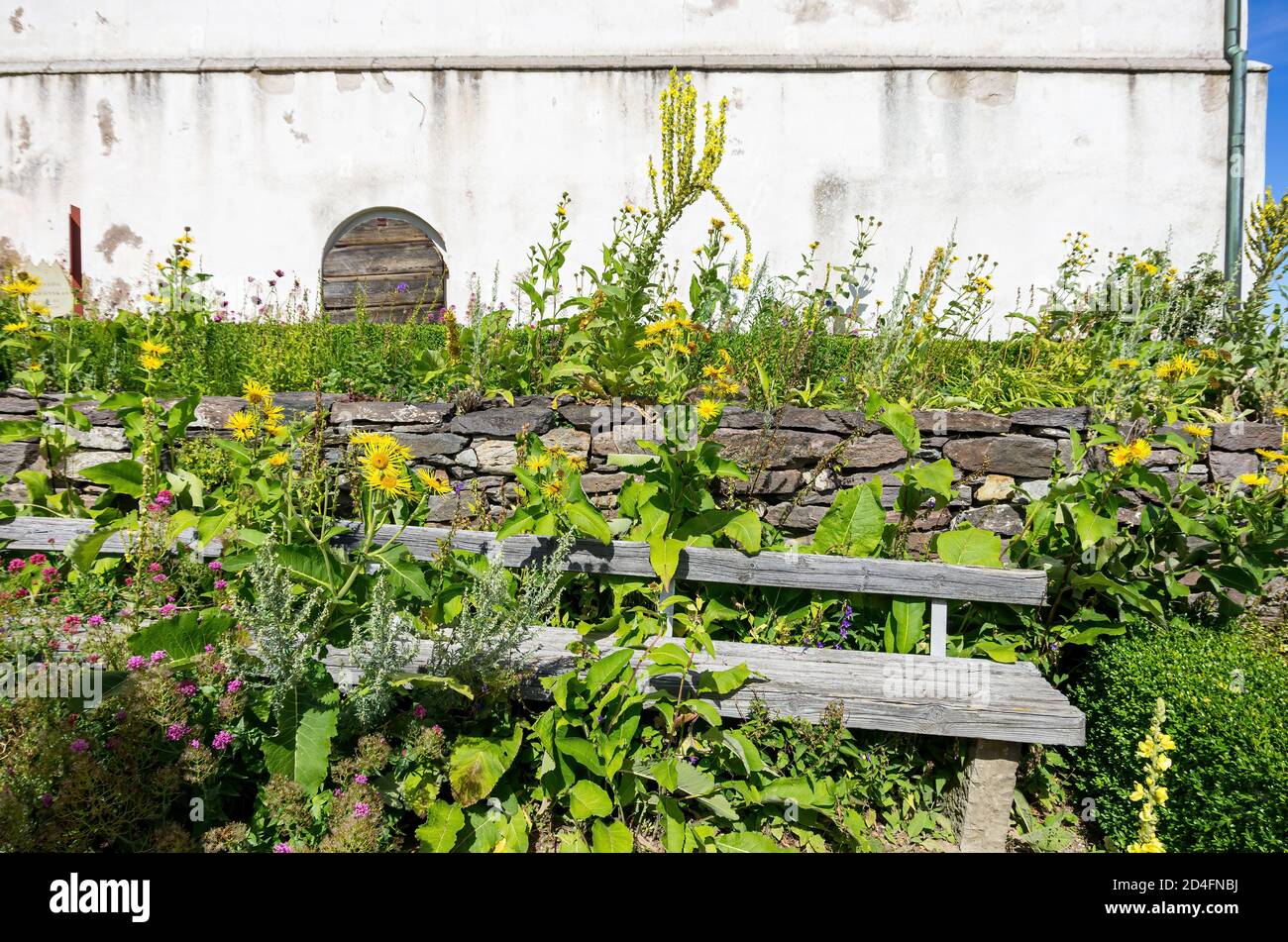 Lidköping, Suecia - 13 de agosto de 2015: Vista del jardín histórico y el castillo barroco de Läckö en Kållandsö en el lago Vänern en Västergötland, Suecia. Foto de stock