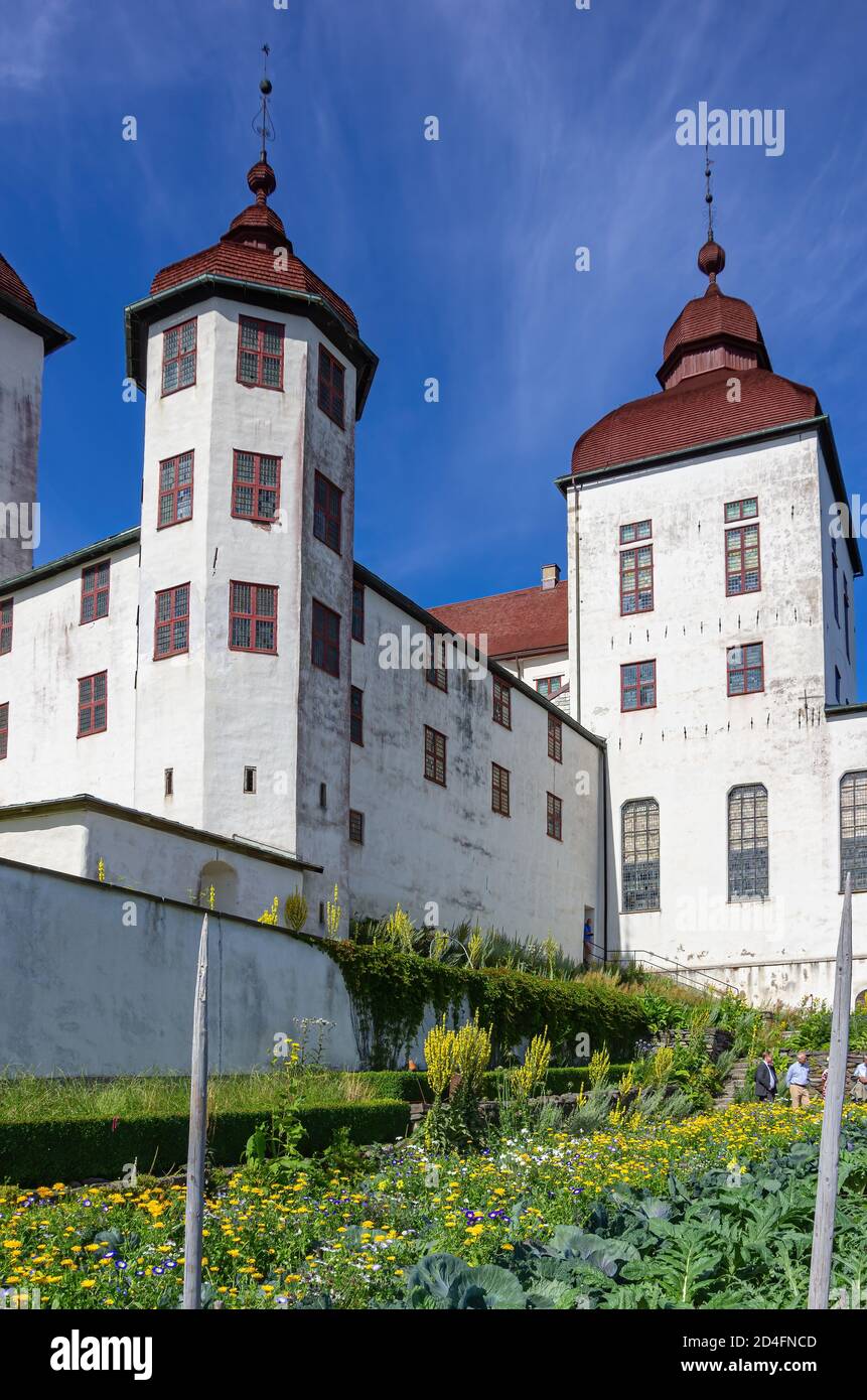 Vista del jardín histórico y el castillo barroco de Läckö en Kållandsö en el lago Vänern en Västergötland, Suecia. Foto de stock