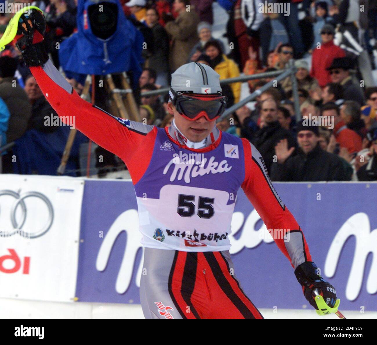 Martin Marinac belegte am Sonntag, 20. Jaenner 2002, beim Weltcup-Slalom am Kitzbueheler Ganslernhang den zehnten Rang. Im Bild Marinac nach dem Rennen. REUTERS/Calle Toernstroem REUTERS LE/ Foto de stock
