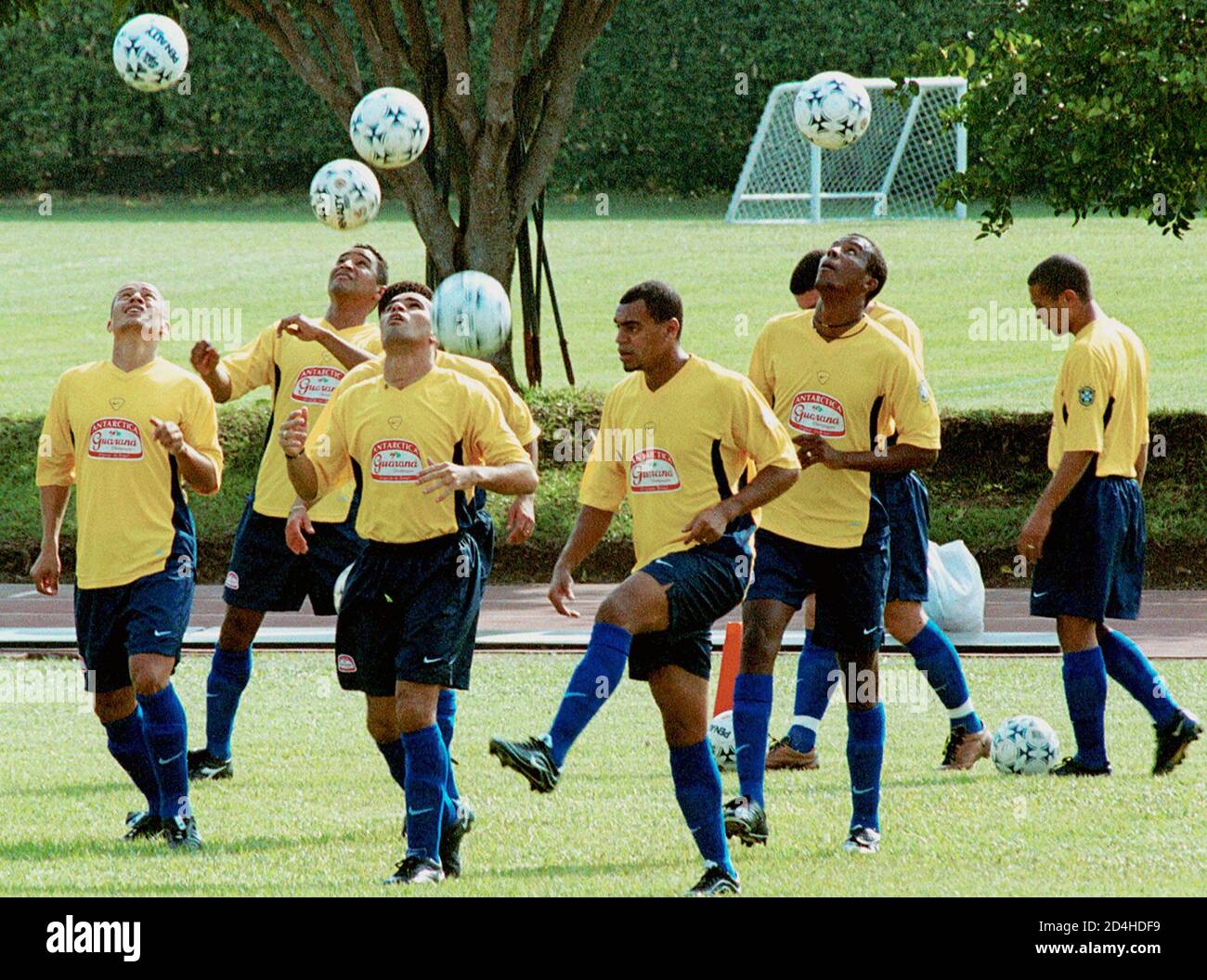 Peru colombia copa america 2001 Fotos e Imágenes de stock Alamy