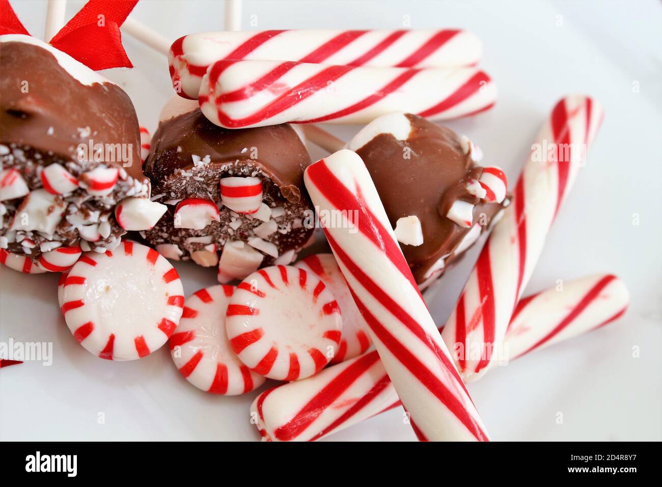 Melleras bañadas en chocolate y caramelos de menta Fotografía de stock -  Alamy