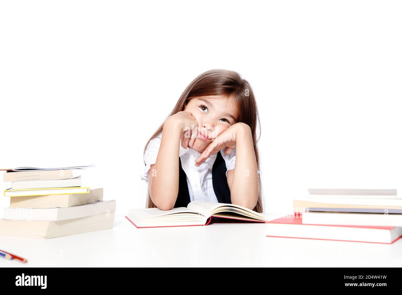 ¡de vuelta a la escuela! Concepto de educación, lectura y aprendizaje. Foto de stock