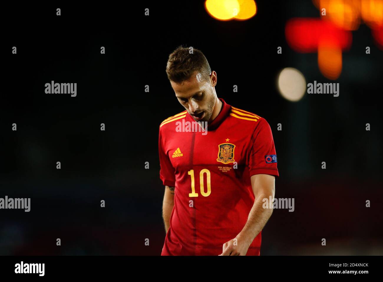 El ergio Canales de España mira durante el partido de fútbol de la Liga de las Naciones de la UEFA entre España y Suiza el 10 de octubre de 2020 en Alfredo Di Stefano Foto de stock