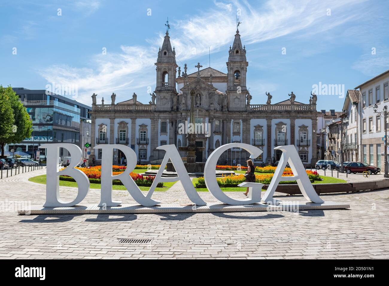 Braga / Portugal 09 12 2020: Ver las grandes letras icónicas con el nombre  en EL BRAGA,