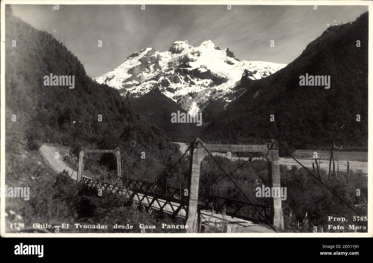Pangue Chile, el Tronador desde Casa Pangue, Bahnbrücke, Gebirgsschnee | uso en todo el mundo Foto de stock