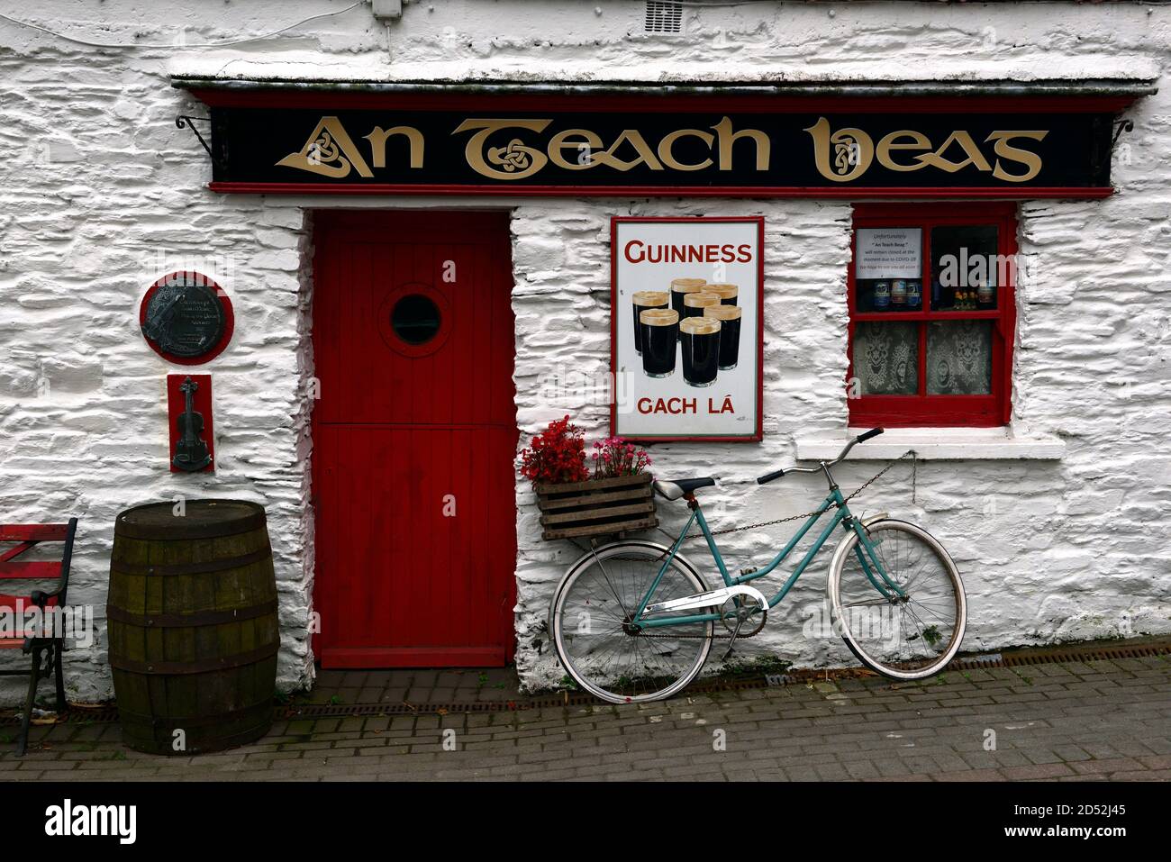 Un pub Teach Beag, un bar Teach Beag, el pub de la pequeña casa, Bar, Clonakilty, West Cork, Irlanda, conocido por la música en vivo, pubs tradicionales, RM Irlanda Foto de stock